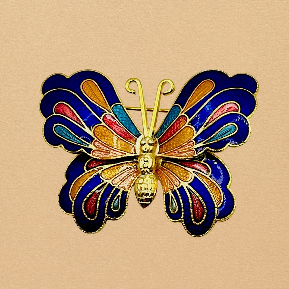 Beautiful Cloisonné Butterfly Brooch Vibrant Enamel on Gold Tone - Picture 3 of 10